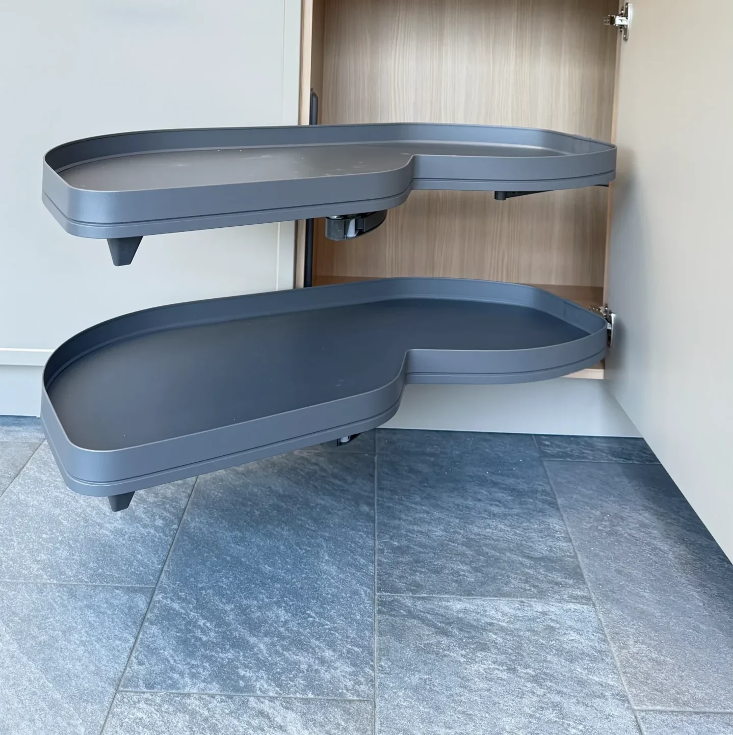 Häcker Küche mit LeMans-Schrank – clevere Ecklösung für optimalen Stauraum.